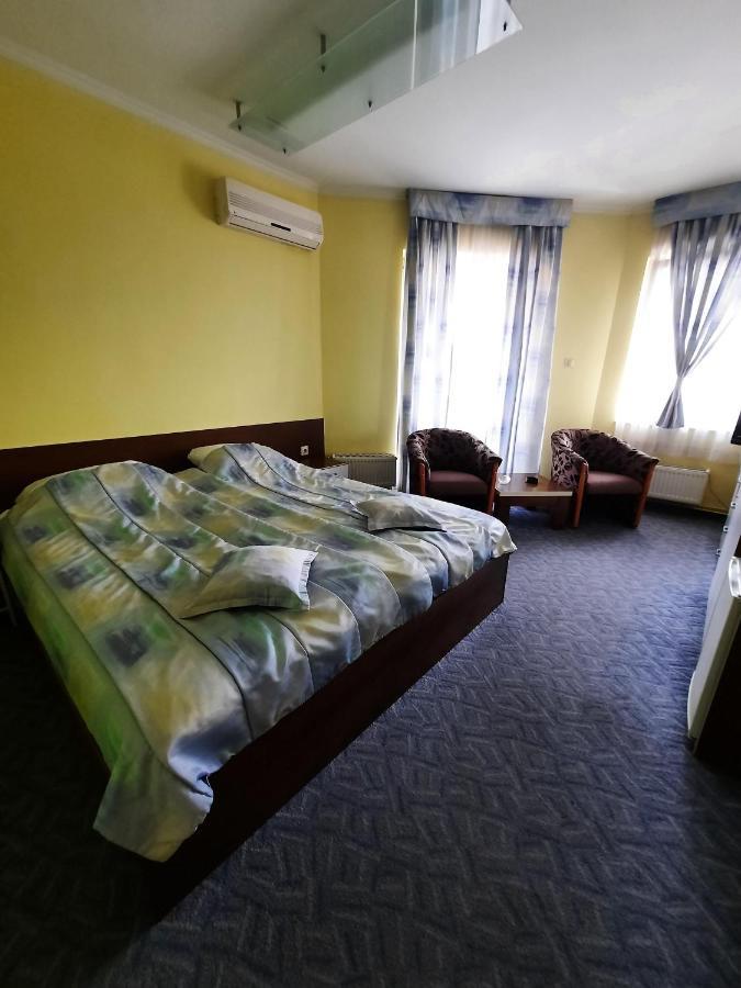 Motel Tiron Kakanj Екстер'єр фото
